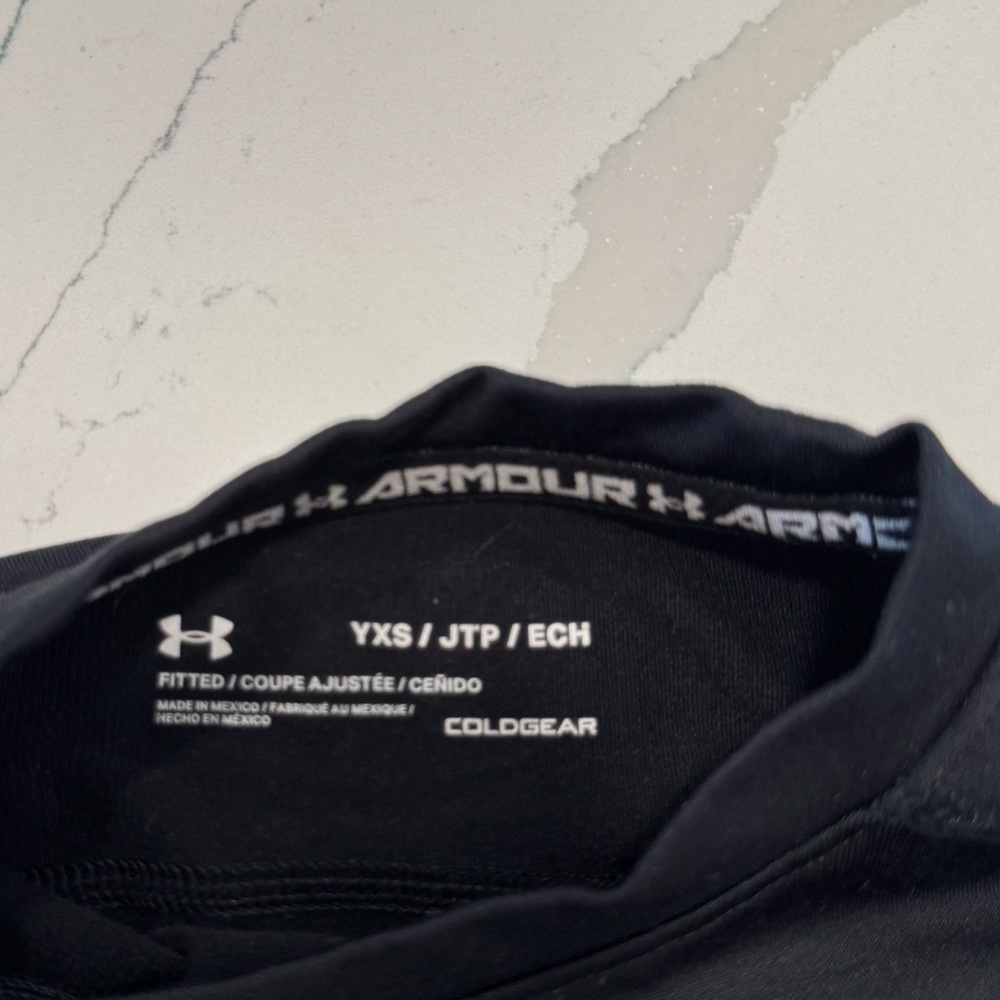 Under Armour Black Long Sleeve Performance Tee - Picture 2 of 3